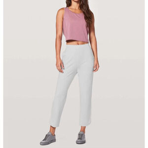 Lululemon Every Moment Pant Womens Size 6 Vapor Gray Capri Pants Pull On